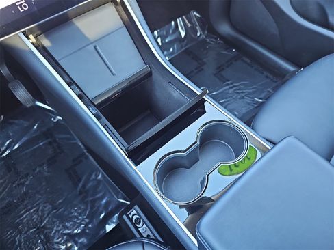 Used 2021 Tesla Model Y Long Range image 27