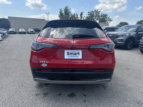 Certified 2024 Honda HR-V EX-L image 9