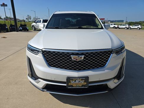 Used 2020 Cadillac XT6 Premium Luxury w/ Platinum Package AWD/4WD image 13