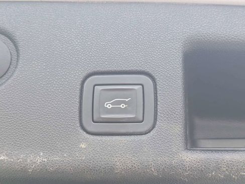 Used 2019 Chevrolet Equinox Premier AWD/4WD image 13
