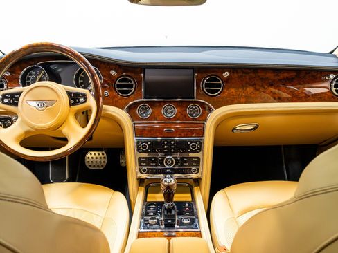 Used 2017 Bentley Mulsanne image 13