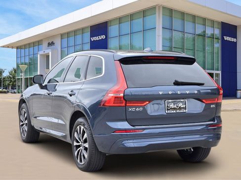 Used 2023 Volvo XC60 B5 Core w/ Climate Package image 4