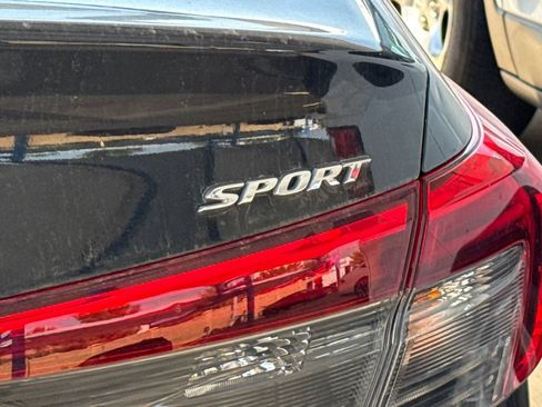 Used 2023 Honda Civic Sport image 8