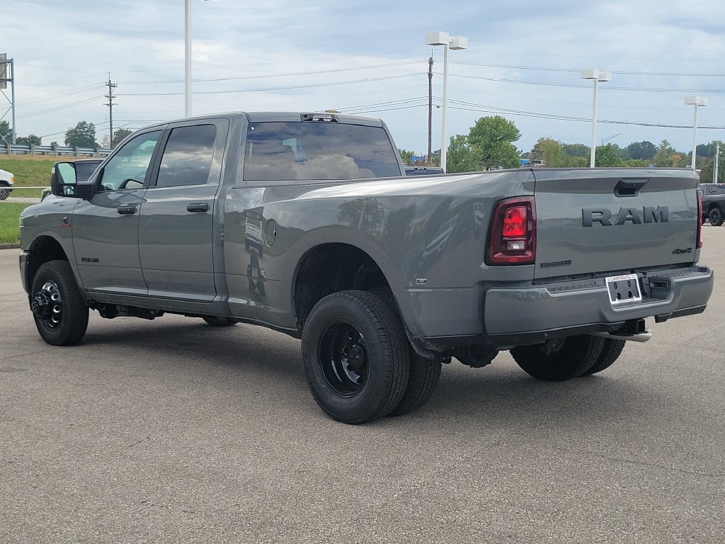 New 2027 RAM 3500 Big Horn AWD/4WD image 4