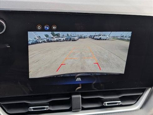 Used 2025 Chevrolet Equinox LT AWD/4WD image 13