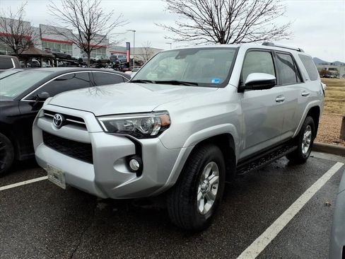 Certified 2020 Toyota 4Runner SR5 image 2