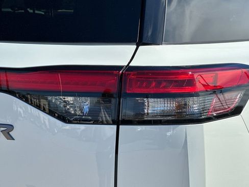 New 2026 Nissan Pathfinder S image 7