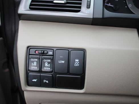 Used 2015 Honda Odyssey Touring Elite image 29