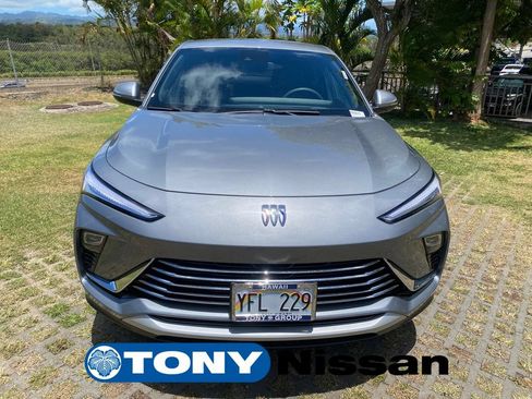 Used 2025 Buick Envista Preferred FWD image 2