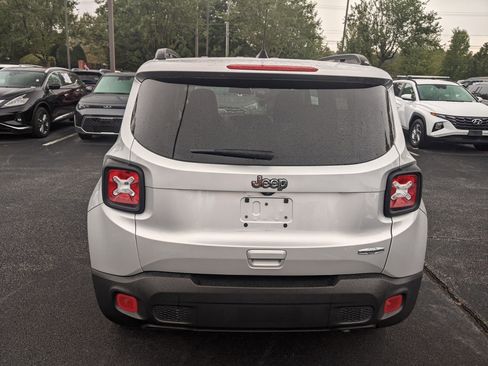 Used 2018 Jeep Renegade Latitude image 8