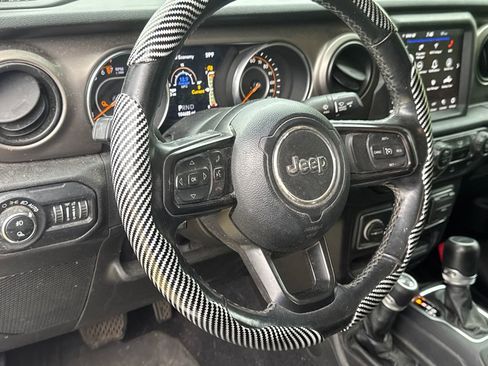 Used 2021 Jeep Gladiator Sport AWD/4WD image 6