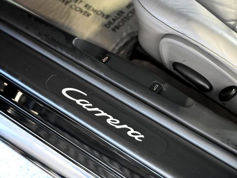Used 2003 Porsche 911 Carrera RWD image 33