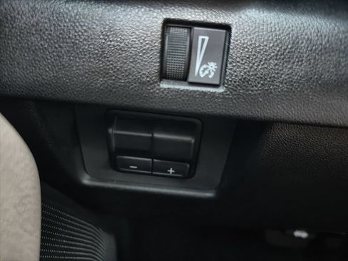 Certified 2025 GMC Canyon Denali AWD/4WD image 18