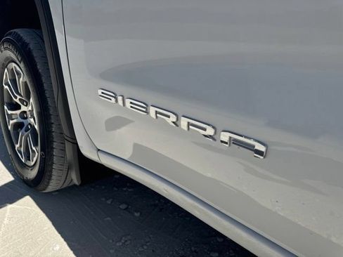 Used 2025 GMC Sierra 1500 SLT AWD/4WD image 11