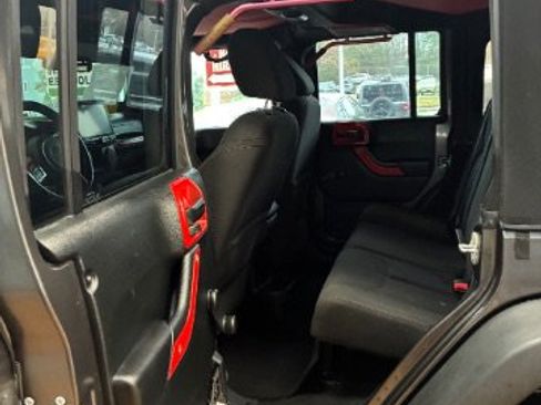Used 2018 Jeep Wrangler Unlimited Sport w/ Connectivity Group AWD/4WD image 26