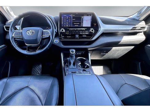 Used 2021 Toyota Highlander Platinum AWD/4WD image 7