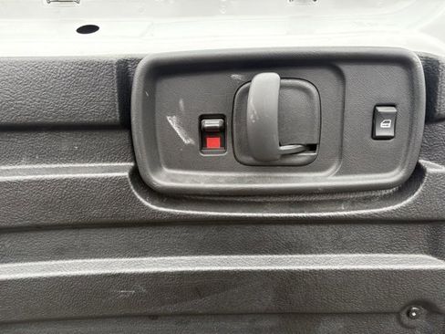 Used 2024 Chevrolet Express 2500 w/ Driver Convenience Package image 7