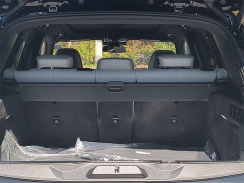 New 2026 BMW X5 M60i w/ Executive Package image 13