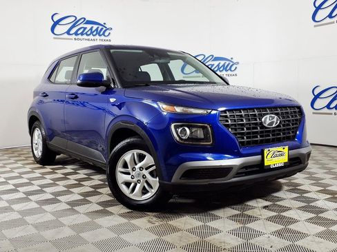 Used 2021 Hyundai Venue SE FWD image 1