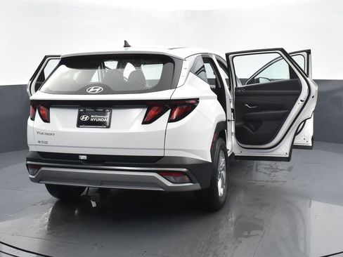Used 2025 Hyundai Tucson SE image 28
