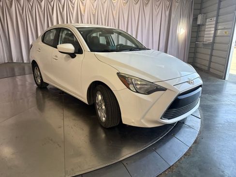 Used 2018 Toyota Yaris iA FWD image 3