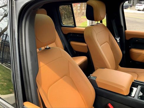 Used 2024 Land Rover Defender 110 V8 image 8