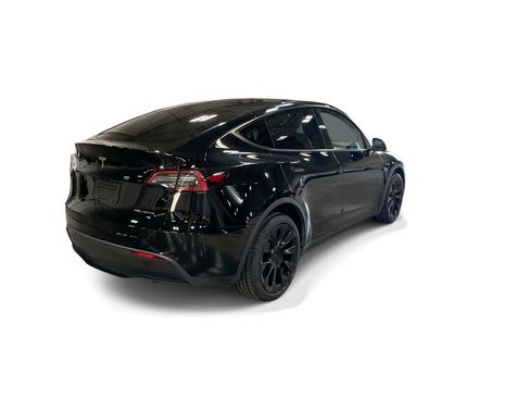 Certified 2023 Tesla Model Y Long Range AWD/4WD image 6