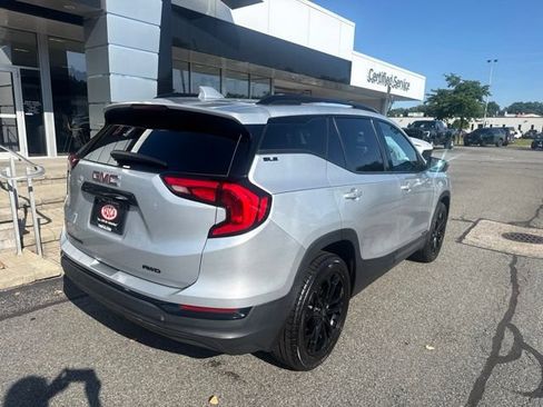 Used 2021 GMC Terrain SLE w/ Driver Convenience Package AWD/4WD image 7