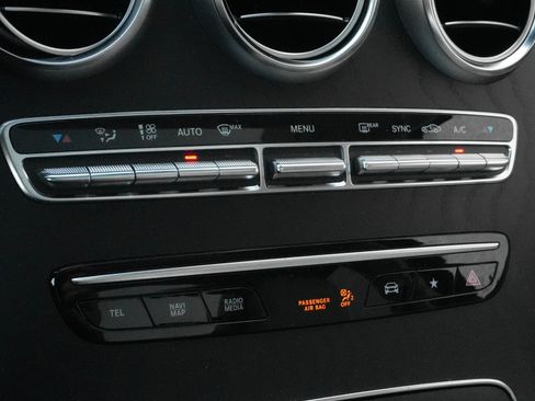 Used 2022 Mercedes-Benz GLC 300 image 26