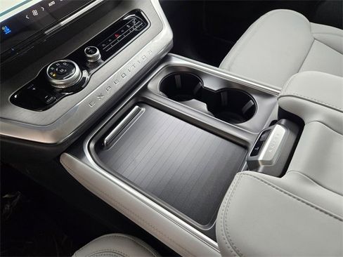 New 2026 Ford Expedition Max Platinum w/ Driver's Package image 16