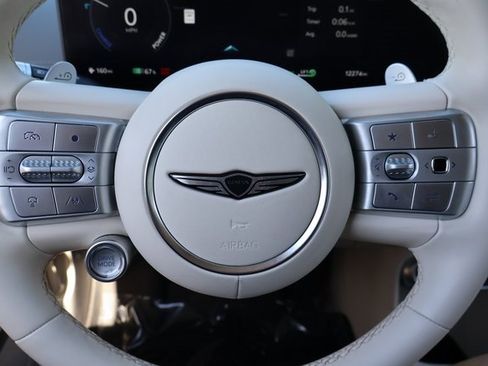 Used 2023 Genesis GV60 Advanced image 20