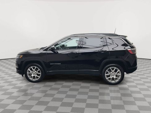 Used 2022 Jeep Compass Latitude AWD/4WD image 34