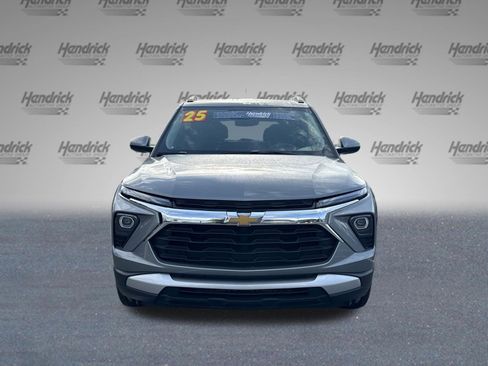 Used 2025 Chevrolet TrailBlazer LT AWD/4WD image 3