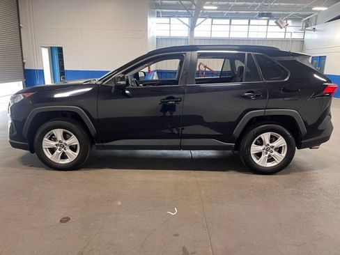 Used 2020 Toyota RAV4 XLE w/ Convenience Package image 6