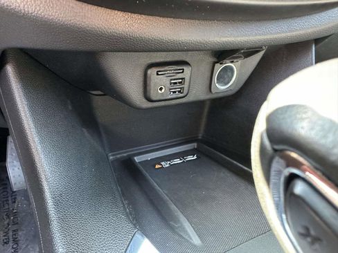 Used 2023 Chevrolet Traverse RS image 21