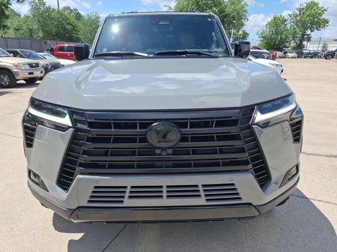 Used 2024 Lexus GX 550 AWD/4WD image 9