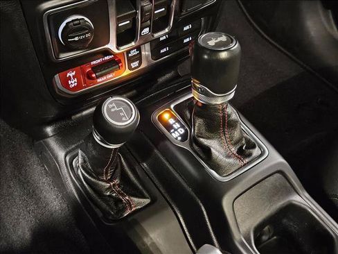 Used 2021 Jeep Wrangler Unlimited Rubicon AWD/4WD image 11