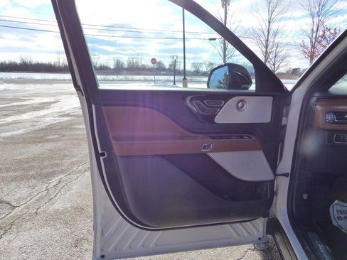 Used 2024 Lincoln Aviator Reserve w/ Equipment Group 201A image 21