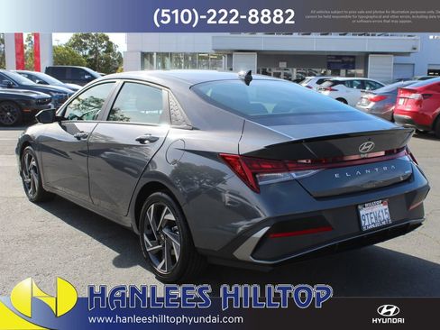 Used 2025 Hyundai Elantra SEL image 9