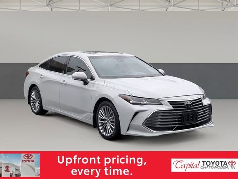 Used 2022 Toyota Avalon Limited image 1