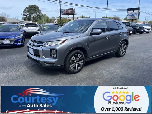 Used 2023 Mitsubishi Outlander Sport SE image 2