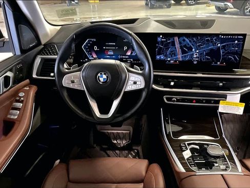 Used 2023 BMW X7 xDrive40i w/ Premium Package image 5