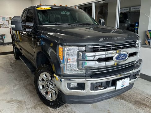 Certified 2017 Ford F350 Lariat w/ Chrome Package image 5