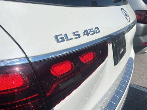 Used 2025 Mercedes-Benz GLS 450 4MATIC image 16