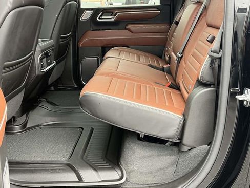 Used 2025 GMC Sierra 2500 Denali Ultimate image 16