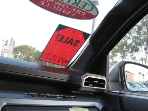 Certified 2025 Toyota Tacoma TRD Off-Road image 34