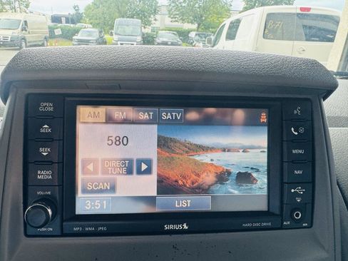 Used 2008 Chrysler Town & Country Touring FWD image 39