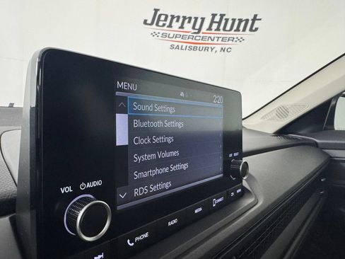 Used 2025 Honda Accord SE image 19