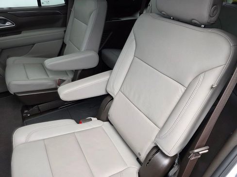 Used 2024 Chevrolet Tahoe LT w/ Luxury Package AWD/4WD image 16