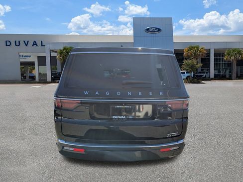 Used 2022 Jeep Wagoneer Series III w/ Premium Group I image 5